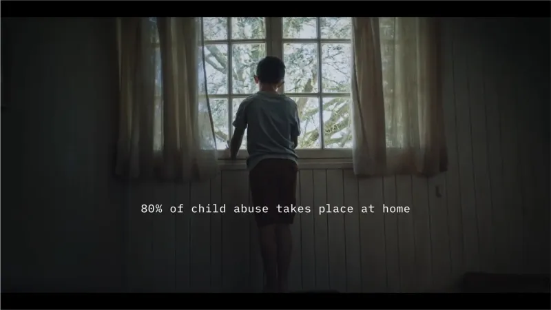 Association L'Enfant Bleu "Prisoners"