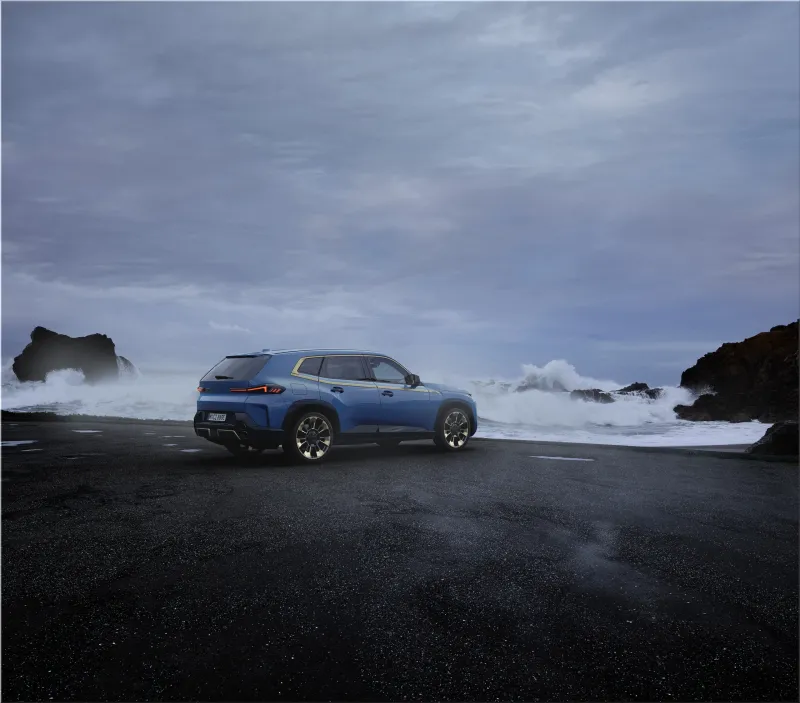 BMW i7 "The Lifelines"