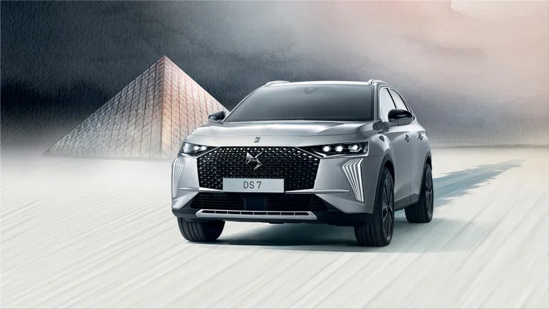 DS 7 commercial "Groundbreaking sophistication"
