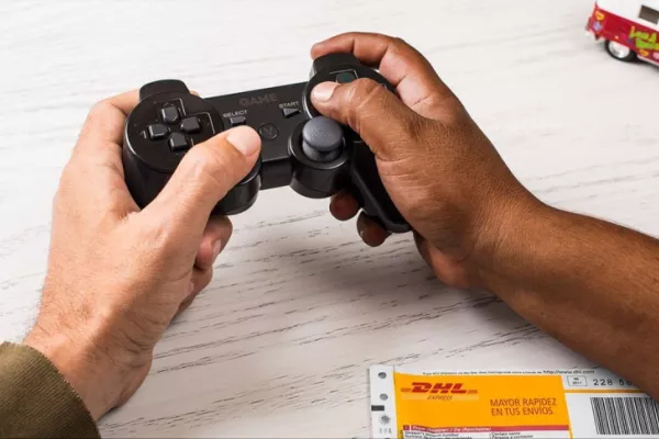 DHL