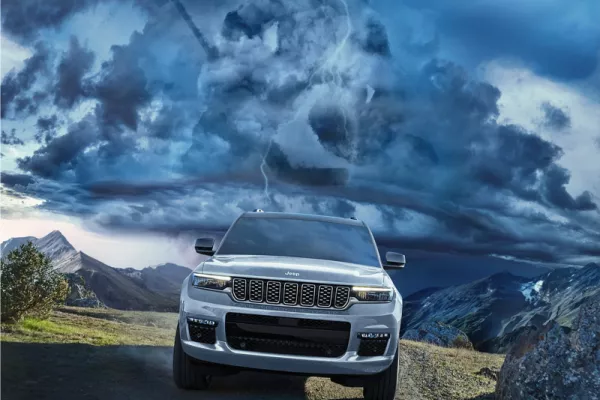 Jeep "Official Sponsor of Lethbridge Hurricanes"