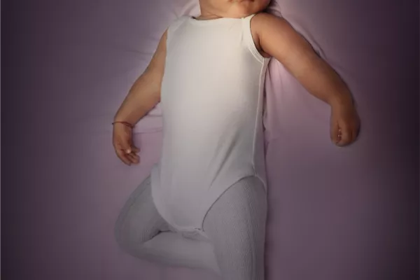 Philips Avent's baby surveillance camera "Be their first spectator"