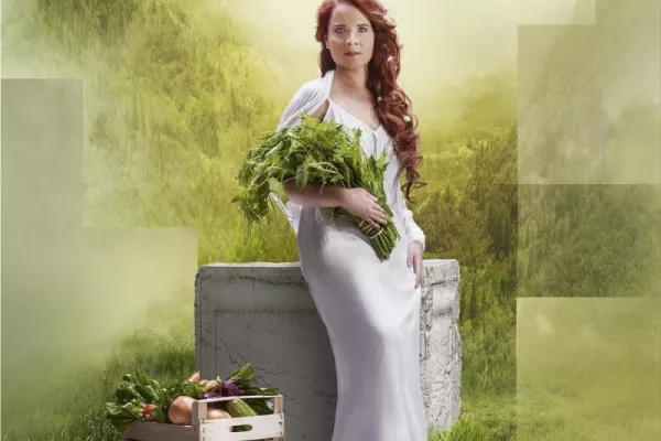 Ford: "Real Ford Consumers become gods" by Saatchi & Saatchi