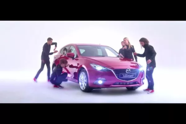 Mazda 3: Mogees